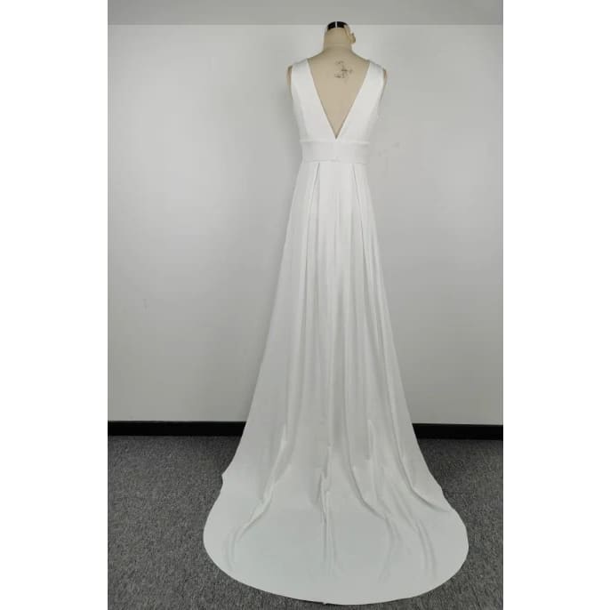 Deep V-neck Trailing Hem Bodycon Wedding Dress